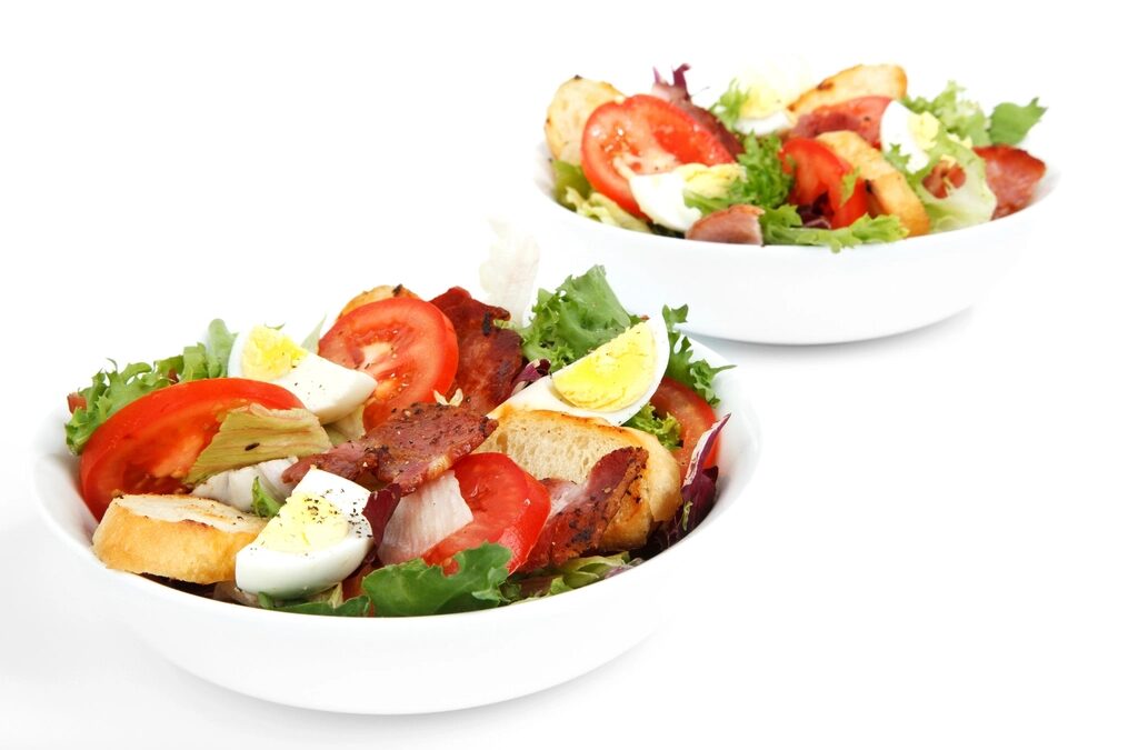 Söğütözü diyetisyen rehberi için taze sebze salatası